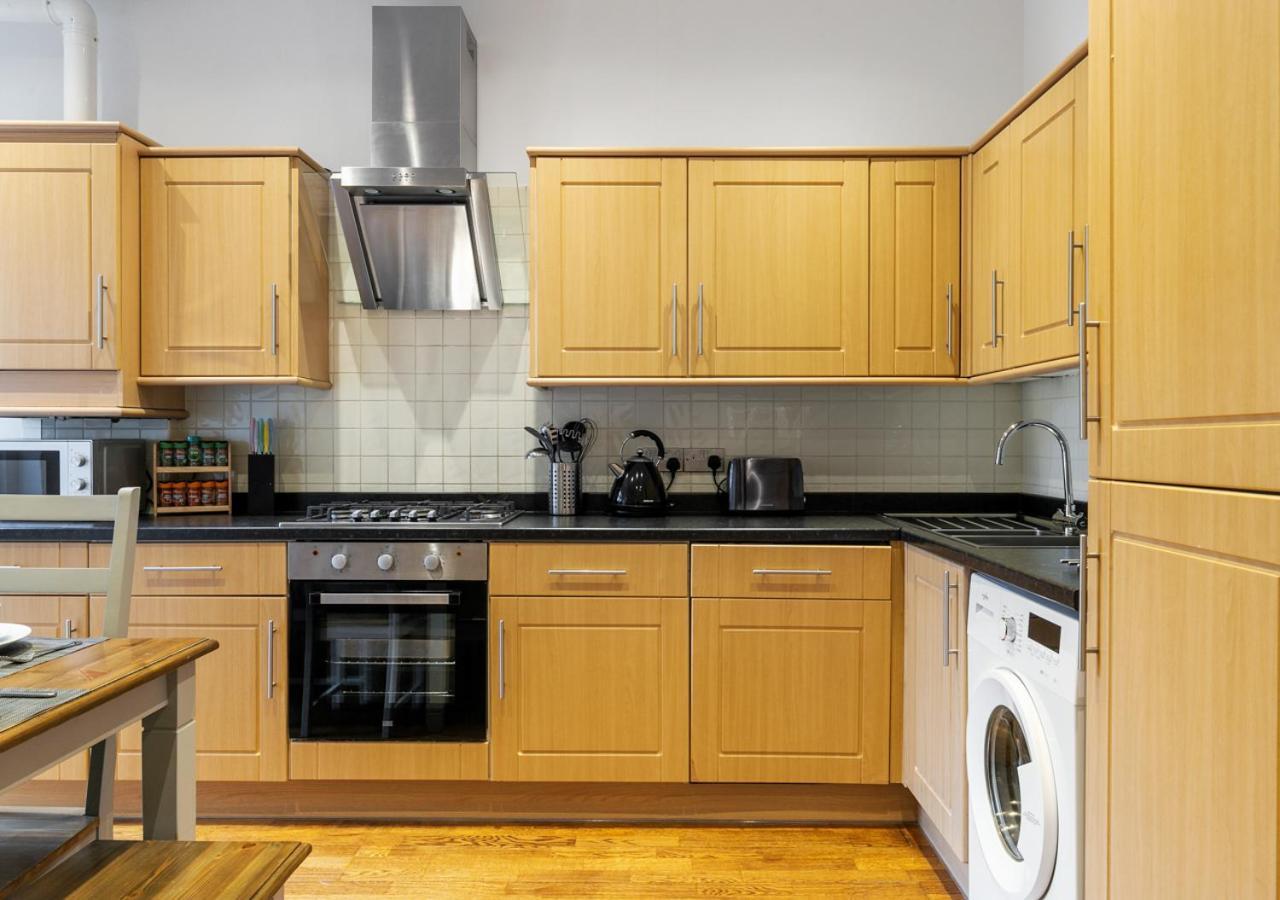 Two Bed Flat In Bush Hill Park Apartment Enfield Exterior photo